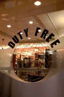 Запрет на провоз ручной клади ударил по duty free