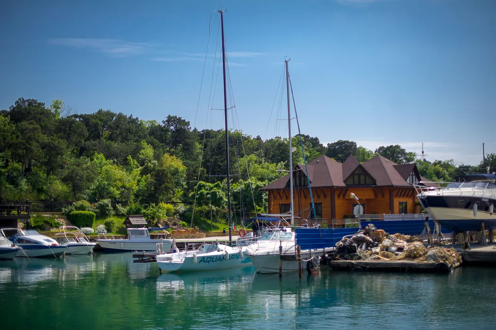 Правительство поддержало идею засекретить данные о владельцах яхт, вилл и самолетов