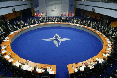 НАТО осуждает действия России