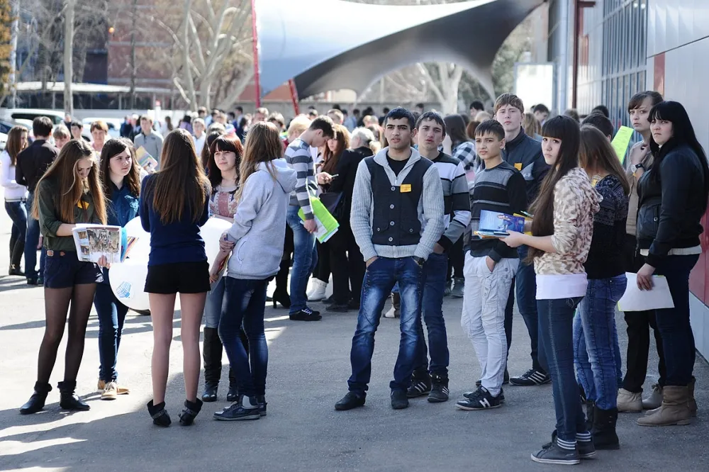 Опросы на Клерк.Ру: читатели требуют помочь валютным ипотечникам и хотят запретить ввоз пальмового масла