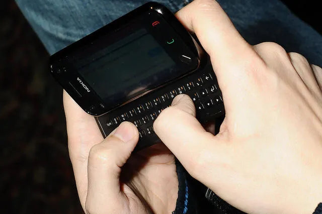 Читатели Клерк.Ру почти не сталкивались с "мобильными вирусами"