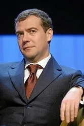 Медведев призывает бороться с коррупцией при помощи интернета