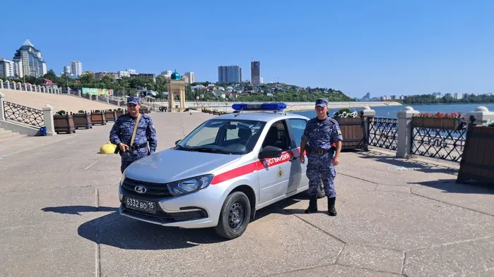 Сотрудники вневедомственной охраны Росгвардии задержали подозреваемых в краже в Уфе