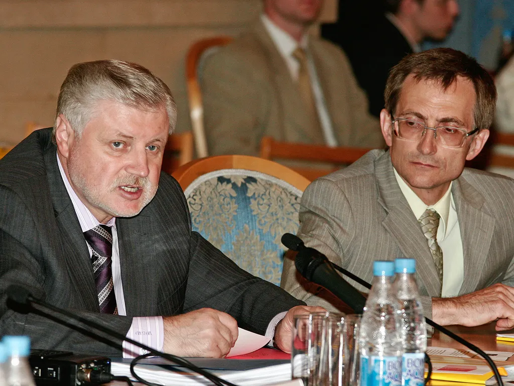 Миронов: регионы могут не справиться с повышением МРОТ