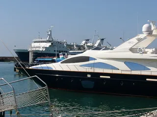 Принят закон о страховании российских судов