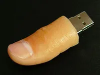 Программист заменил свой палец на USB-драйвер