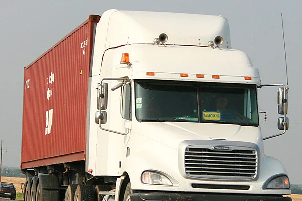Оказание услуг по перевозке грузов само по себе не дает права на применение ЕНВД