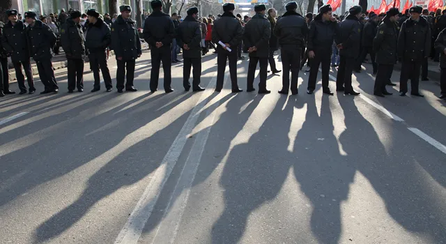 В дни новогодних праздников в Москве правопорядок обеспечат более 20 тысяч полицейских 