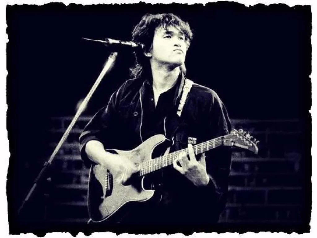 Цой жив! ЦБ выпустил трехрублевую монету с Виктором Цоем