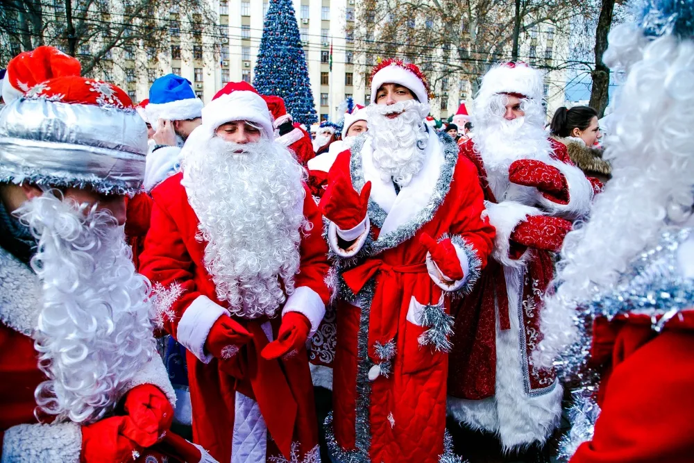 Россияне и греки значительно урежут расходы на новогодние праздники