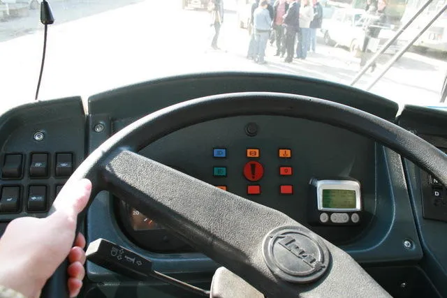 Деятельность по передаче в аренду транспортного средства с экипажем не подпадает под ЕНВД