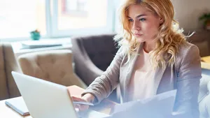 Как заполнить 6-НДФЛ за 2025 год: пошаговая инструкция с образцом