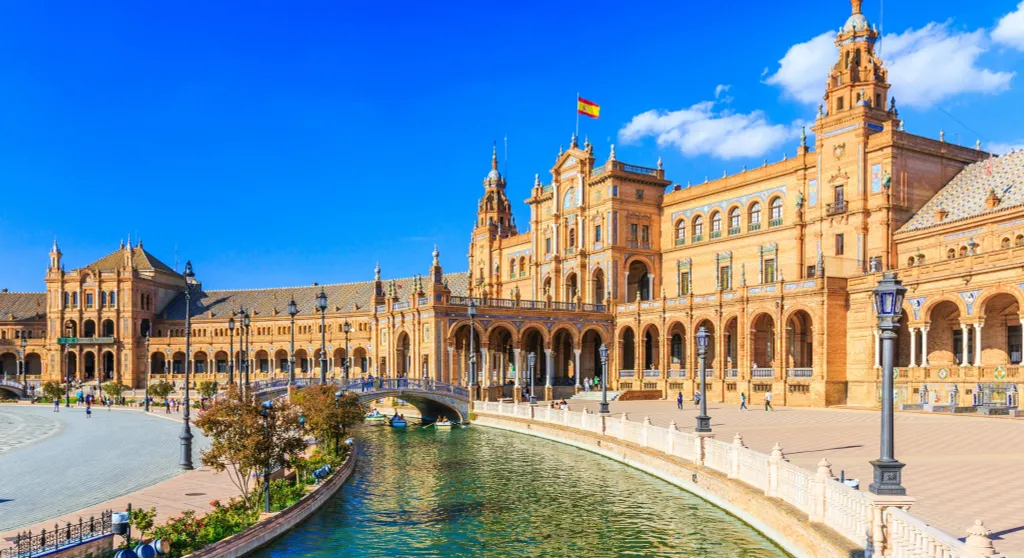 Испания для россиян: нужна ли виза, правила въезда и получения ВНЖ