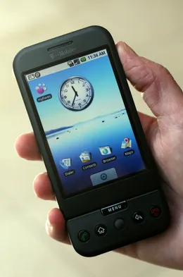 Телефон HTC Dream на основе ОС Android. Фото AFP 