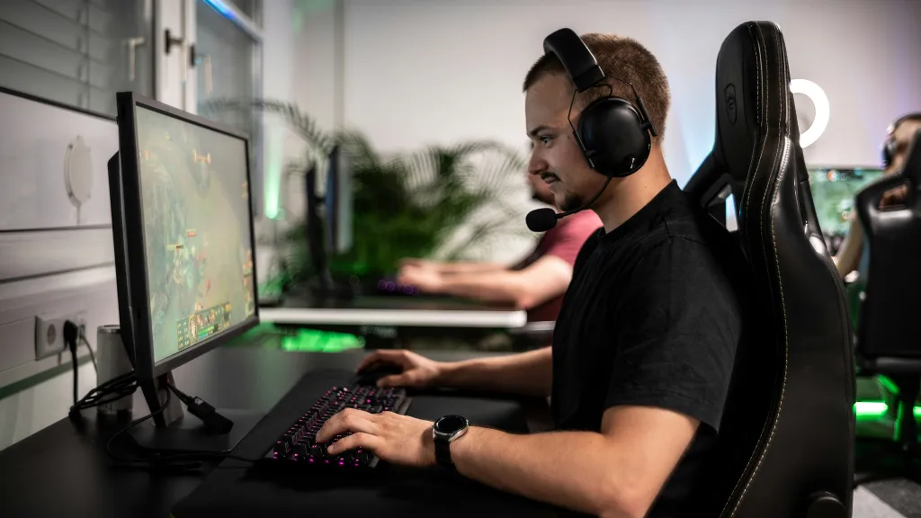 Как оплатить игру в Стиме: обзор популярных сервисов в 2025 году