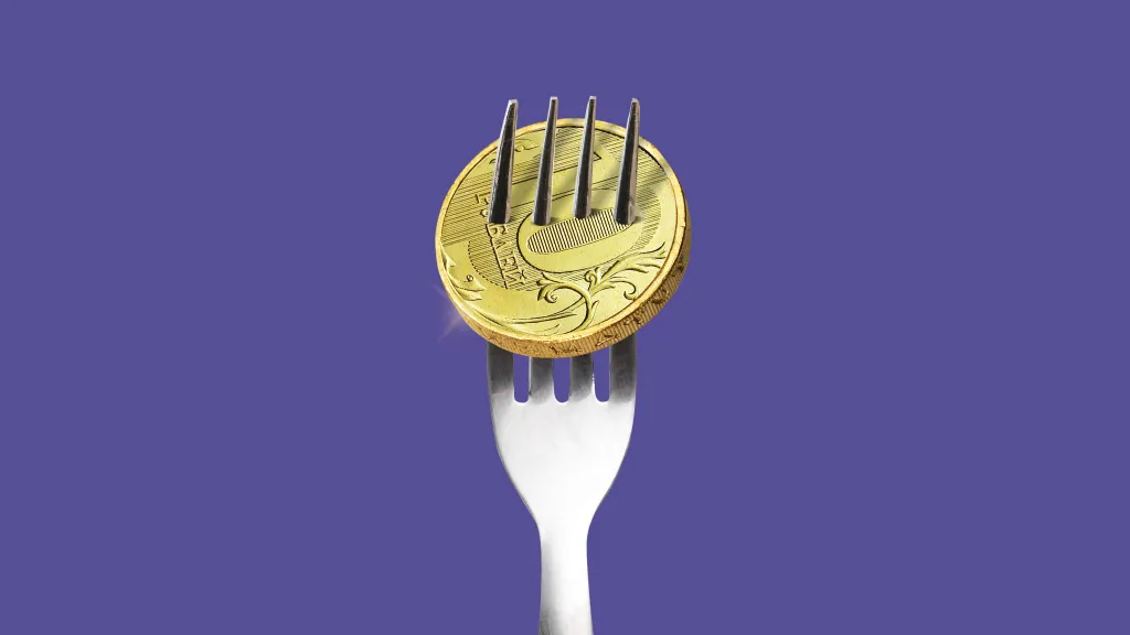 7 правил этикета, которые касаются денег и которые многие не соблюдают