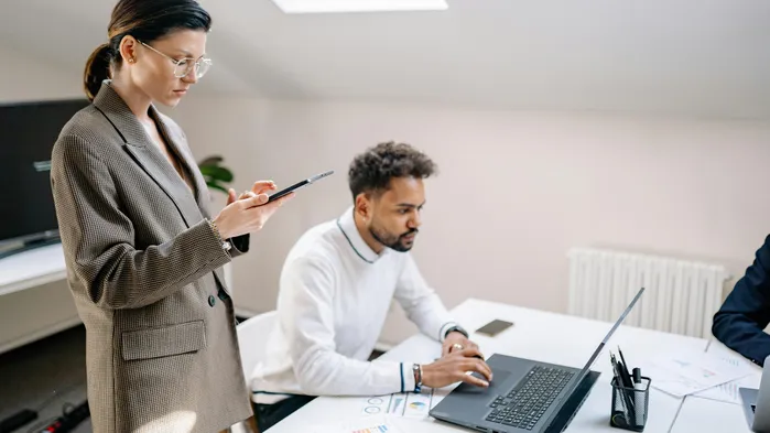 Учет инвентаризации: как оформить излишки и недостачи в 2025 году