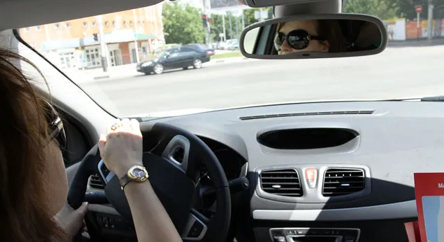 Автомобилисты смогут общаться в дороге через ICQ 