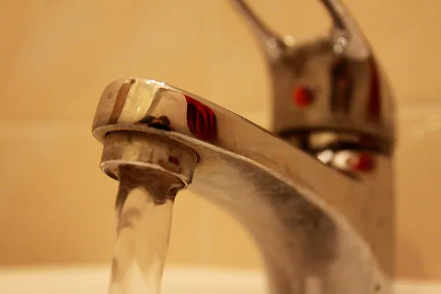 Опломбирование приборов учета воды не может осуществляться платно