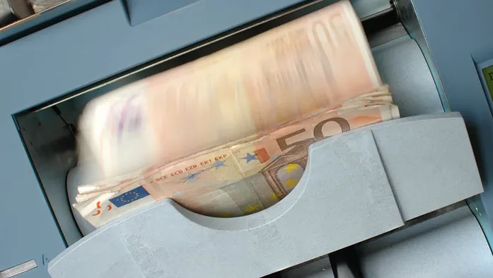 Банков для валютных платежей в Европу становится все меньше. Но они пока есть