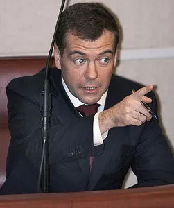 Медведев: в борьбе с коррупцией важна "терапия", а не "хирургия"