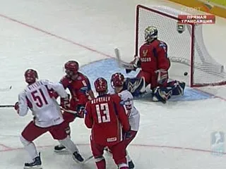 Сборная России по хоккею возглавила группу D
