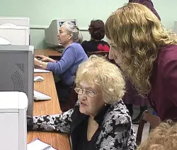 Московских пенсионеров обучат интернет-грамотности