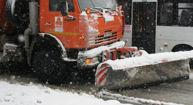 Снегопад парализовал движение по федеральной трассе М-54 «Енисей»