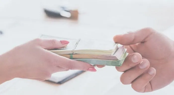 Должны ли включаться в стоимость кредита любые платные услуги?