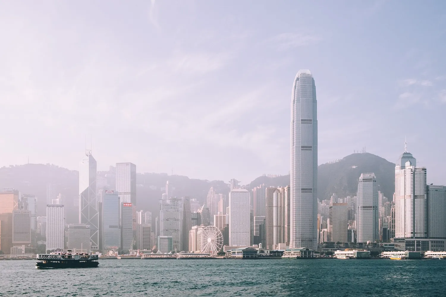 Гонконгские акции через СПб Биржу будут доступны всем инвесторам, но не у всех брокеров