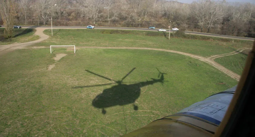 В Красноярском крае совершил жесткую посадку вертолет с туристами
