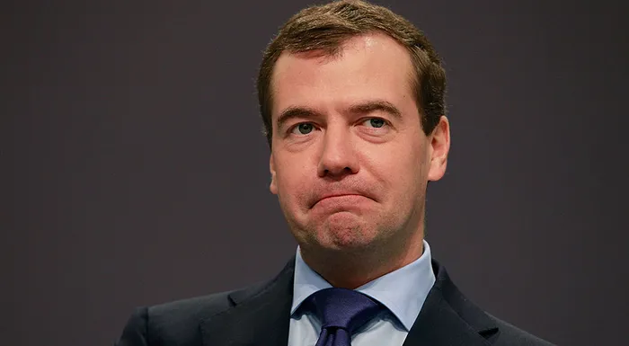 Самоизоляция – это плохо. Так считает Медведев