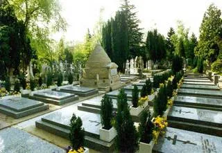 Россия заплатила Франции за кладбище