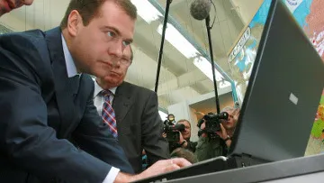 Президент Медведев завел видеоблог