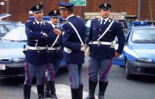 Шеф дорожной полиции Рима уволен за неправильную парковку