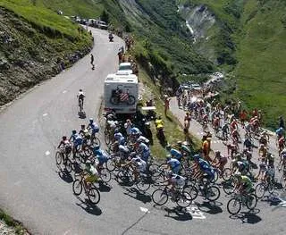 Канчеллара лидирует в "Тур де Франс"