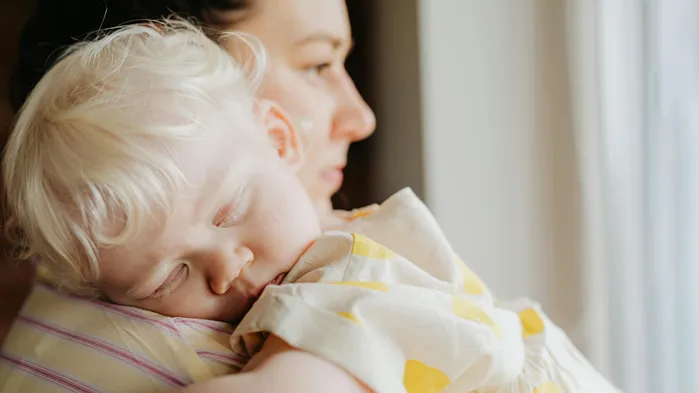 Больничный по уходу за ребенком в 2025 году: как оплачивают и что должен знать работодатель