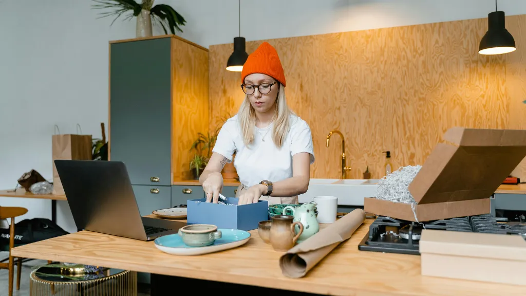 Как бизнесу начать торговлю на Авито и не уйти в минус