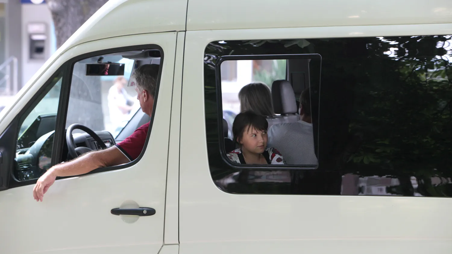 К водителям автобусов, перевозящих детей, установлены новые требования 
