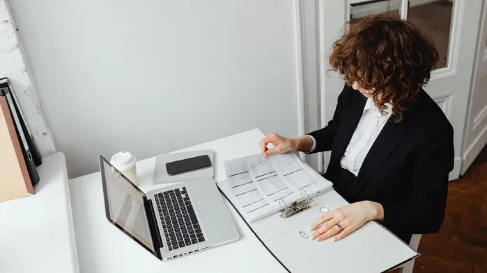 Топ ошибок в счете-фактуре и УПД в 2025 году: когда ФНС откажет в вычете