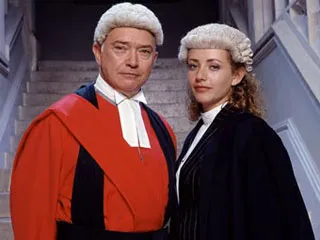 Судьи Британии снимут парики