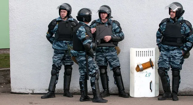 Мужчина, захвативший в Белгороде здание банка, добровольно сдал оружие