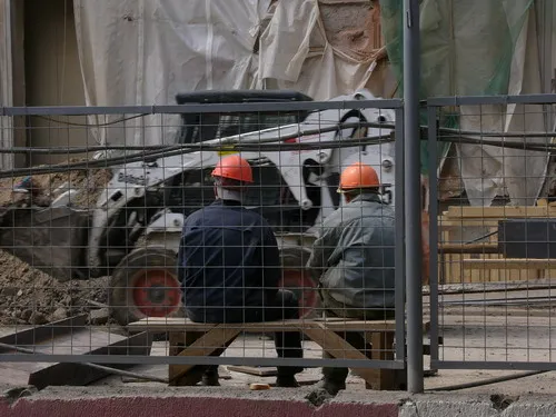 Суточные выплачиваются даже за дни простоя по вине работника