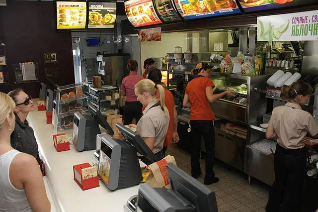 McDonald's будет принимать платежи с PayPal