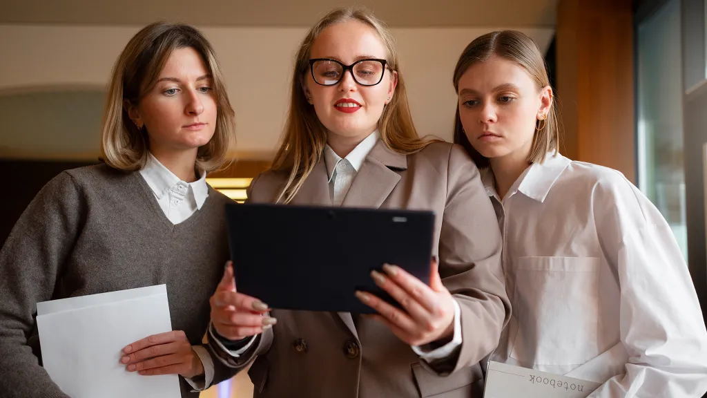 Штрафы за УФС-1, корректировочное уведомление по ЕНП, новые правила регистрации в СФР