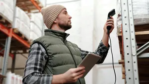 Поэкземплярный учет маркированных товаров: чем отличается от объемно-сортового, порядок и сроки перехода для товарных групп в 2025–2028 годах