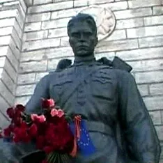 Эстонцы начали демонтаж памятника Воину-Освободителю