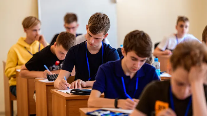 Россияне снизили траты на учебу из-за закрытия иностранных образовательных площадок