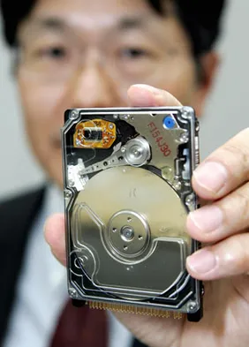 Hitachi выпустит жесткий диск объемом в 5 терабайт