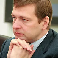 сенатор Владимир Слуцкер (с) AFP